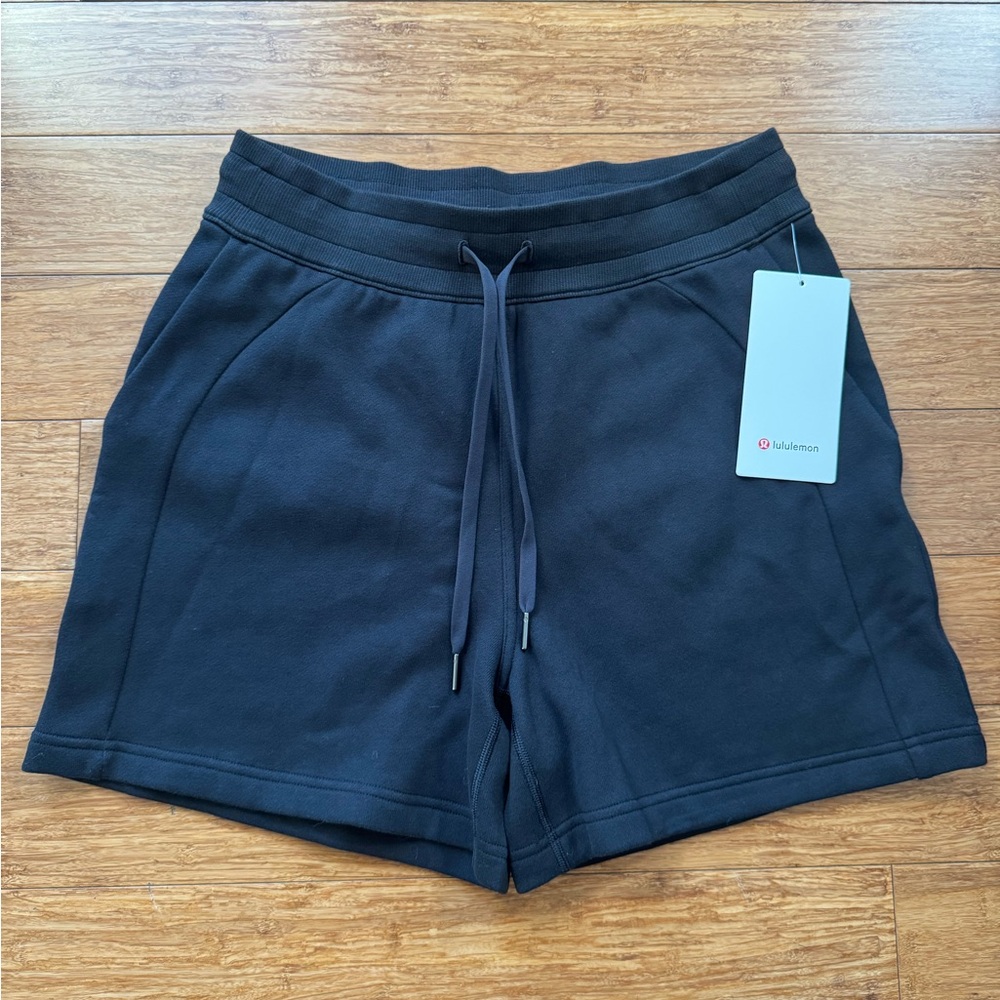 NWT Lululemon Scuba High-Rise Short 5” — Women’s